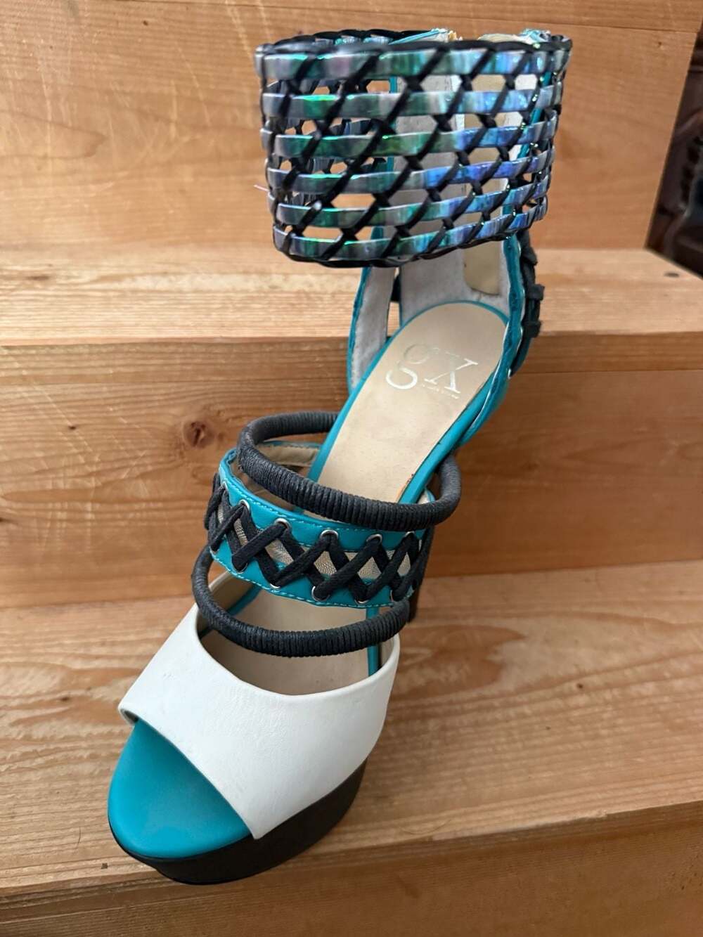 GX by Gwen Stefani Teal and White Platform Stiletto Heels size 8 - Picture 2 of 4